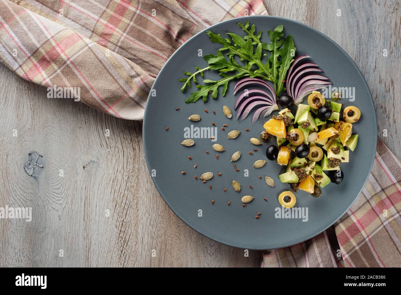 L'insalata di frutta e verdura è originariamente decorate. Foto Stock