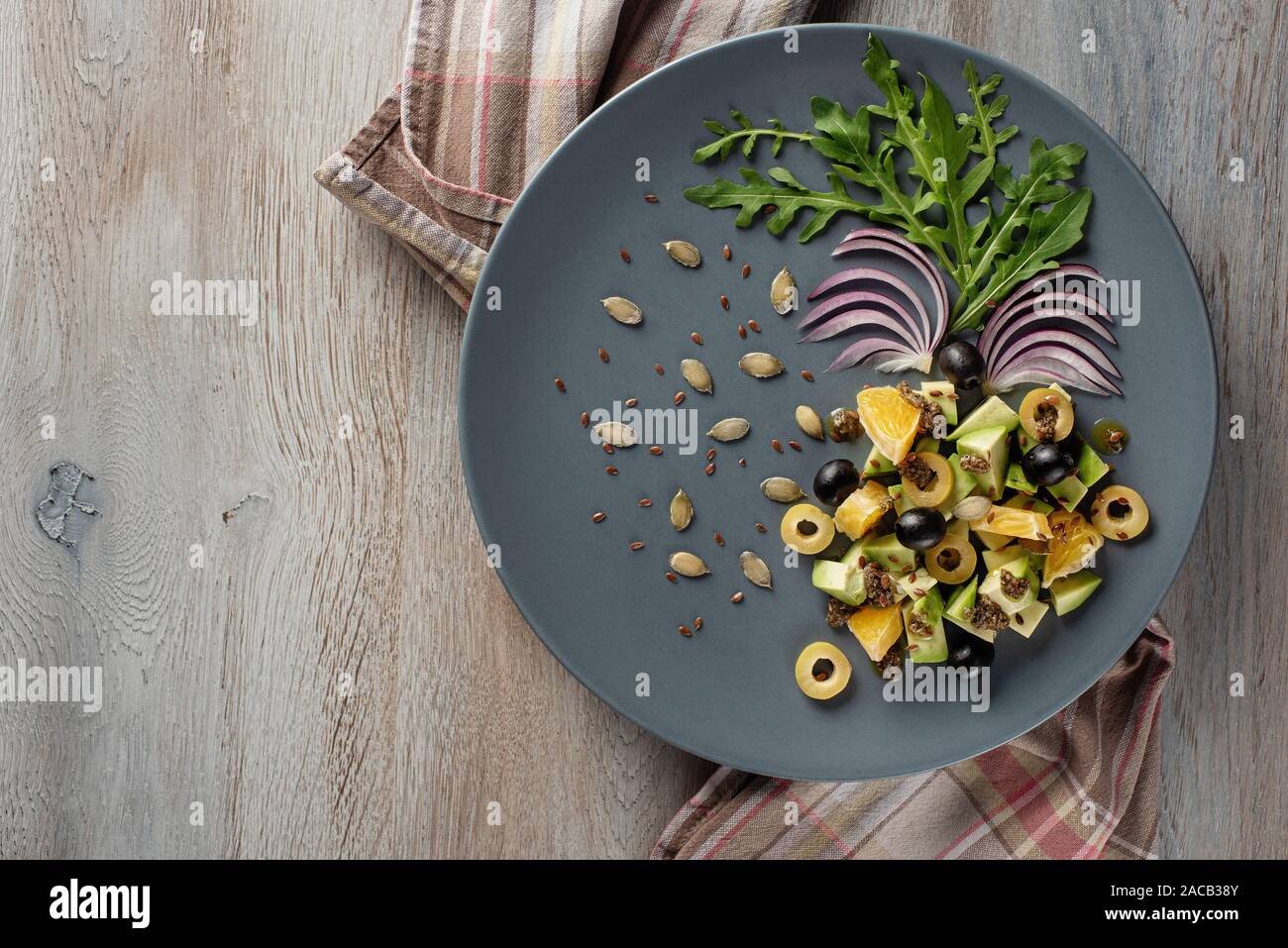 L'insalata di frutta e verdura è originariamente decorate. Foto Stock