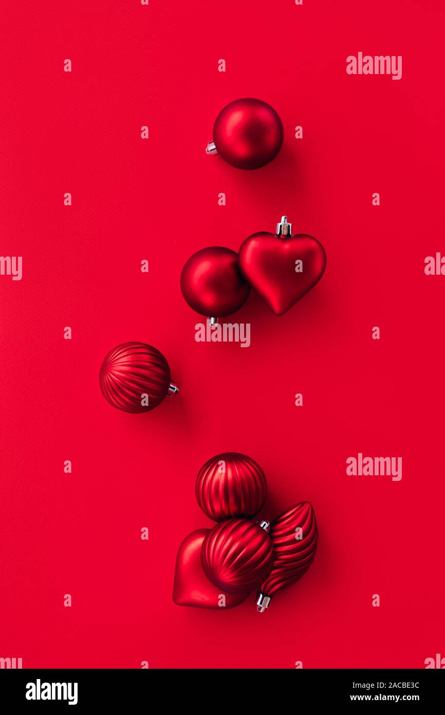 Natale di giocoleria palle e forma di cuore. Foto Stock