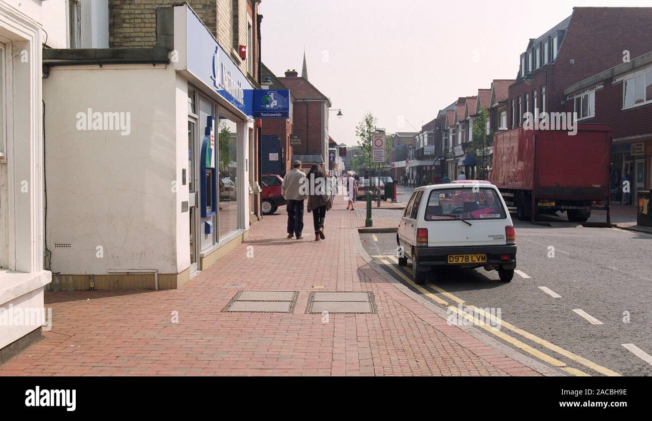 Scene di strada di Egham Town Center, nel 1994, Surrey, Inghilterra sud-orientale, REGNO UNITO Foto Stock