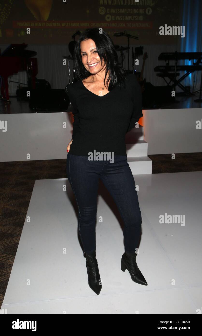 Los Angeles, California, USA. 01 Dic, 2019. Kathrine Narducci, al 29 dive annuale semplicemente cantare sulla Giornata mondiale contro l AIDS a Taglyan complesso culturale a Los Angeles, la California il 1 dicembre 2019. Credit Faye Sadou/MediaPunch Foto Stock