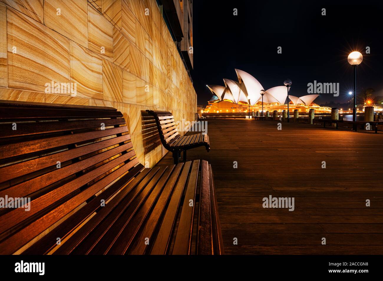 Famosa Opera House di Sydney durante la notte. Foto Stock