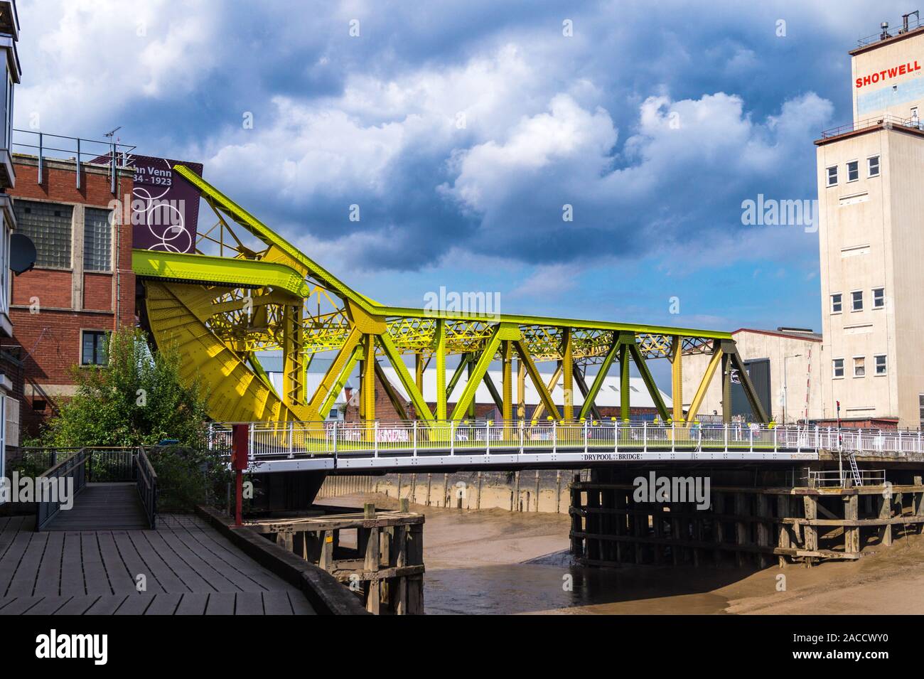 Drypool Bridge, Scherzer sollevamento di laminazione ponte a bilico, 1961, Fiume Hull Kingston upon Hull, East Riding, nello Yorkshire, Inghilterra Foto Stock