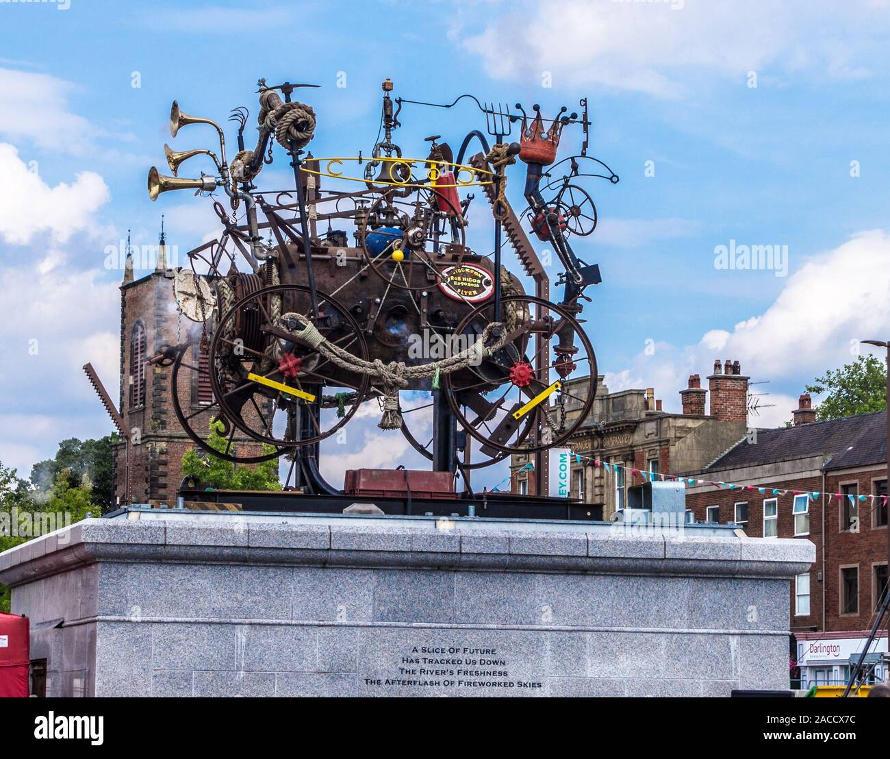 'Stockton Flyer', locomotore scultura cinetica da Rob Higgs, 2016 Stockton-on Tees, County Durham, Inghilterra Foto Stock