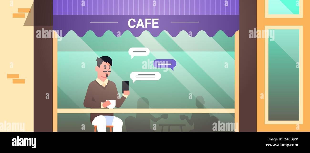 L'uomo visitatore seduta a tavola utilizzando la chat mobile app sullo smartphone social network chat bubble concetto di comunicazione street cafe esterno ritratto orizzontale illustrazione vettoriale Illustrazione Vettoriale