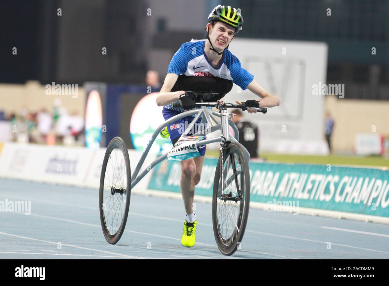 Gavin Drysdale (GBR) (Oro) compete nel RaceRunning (RR) 100m al WPA mondiali di atletica in Dubai Emirati Arabi Uniti CREDIT: BEN BOOTH Foto Stock