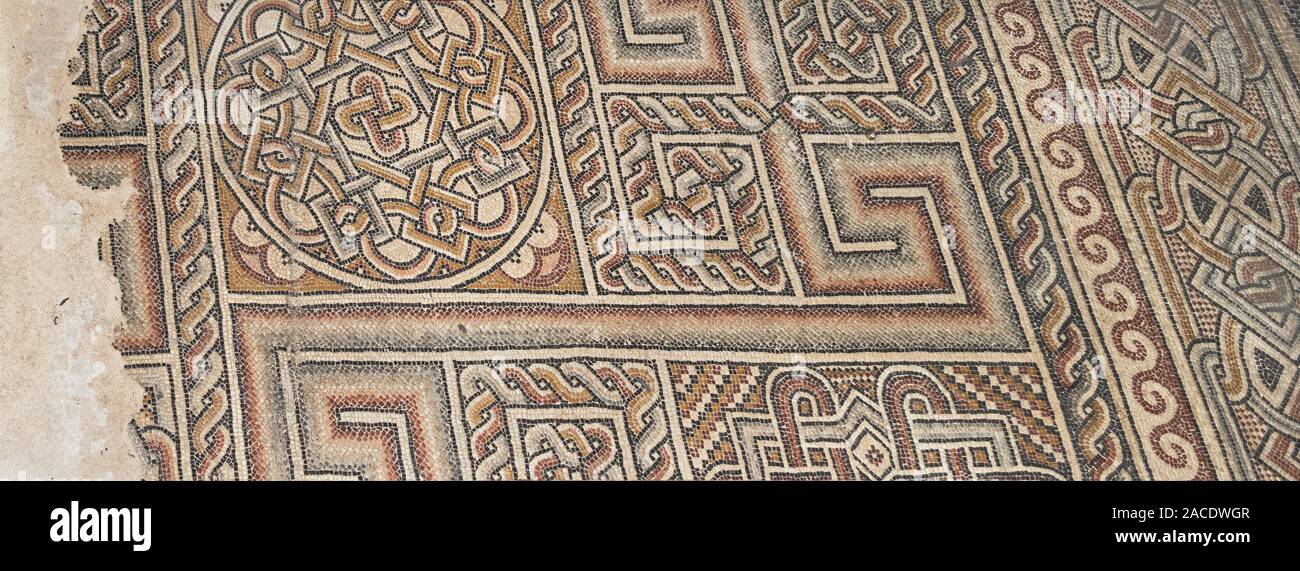 Una sezione originale del quarto secolo il pavimento a mosaico della chiesa della Natività di Betlemme in Palestina Foto Stock