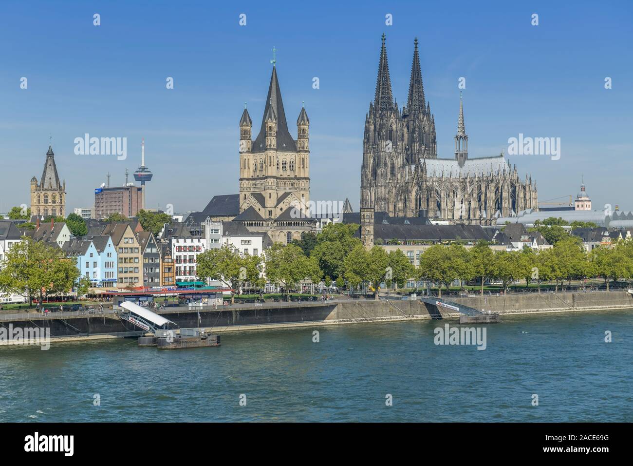 Stadtpanorama Kölner Dom mit, Gross San Martin, Altstadt, Rhein, Köln, Nordrhein-Westfalen, Deutschland Foto Stock