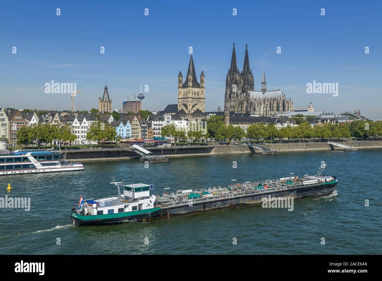 Stadtpanorama Kölner Dom mit, Gross San Martin, Altstadt, Rhein, Köln, Nordrhein-Westfalen, Deutschland Foto Stock