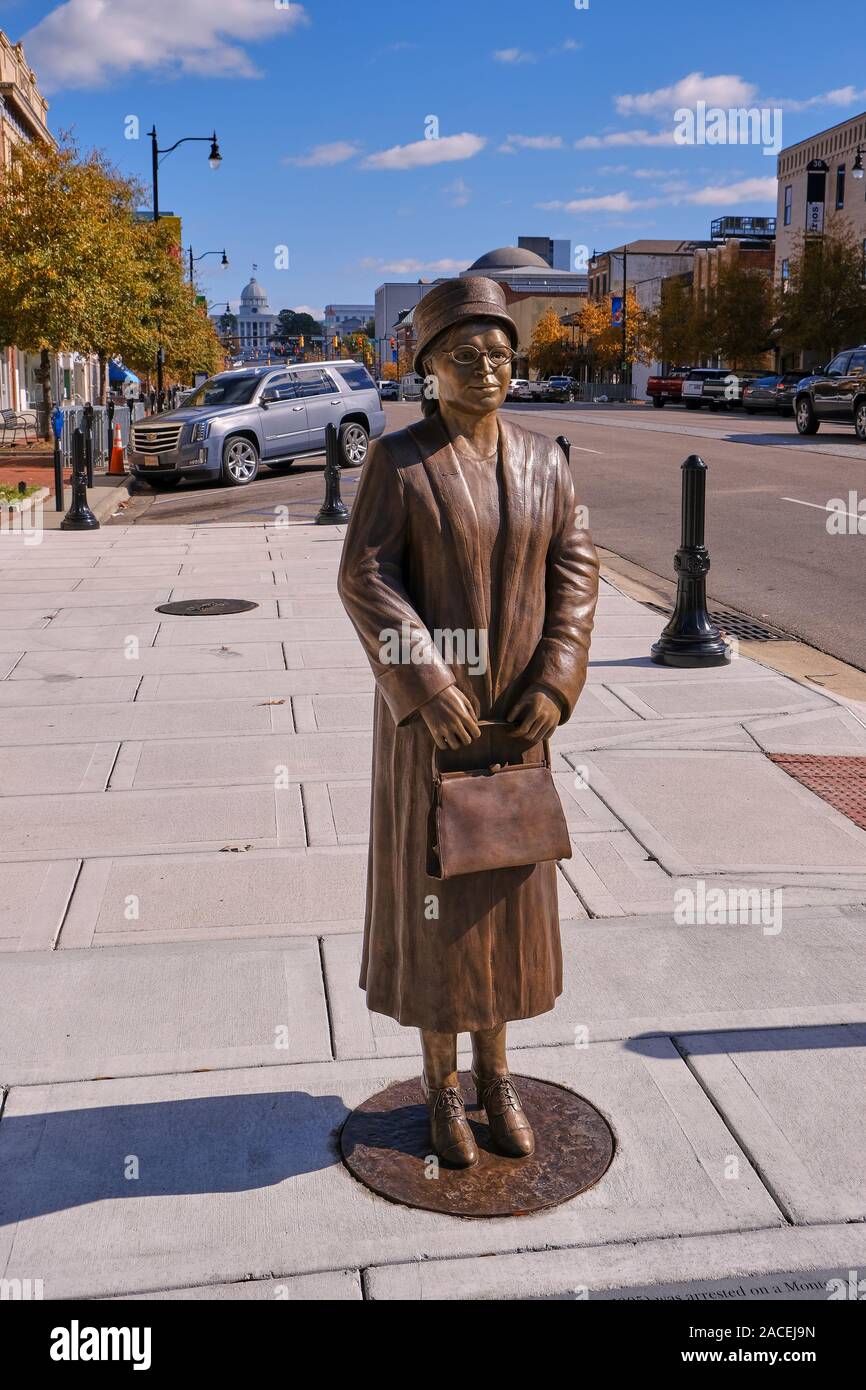 Rosa Parks, diritti civili avvocato, statua in bronzo memorial e marcatore storico a Montgomery in Alabama, Stati Uniti d'America. Foto Stock
