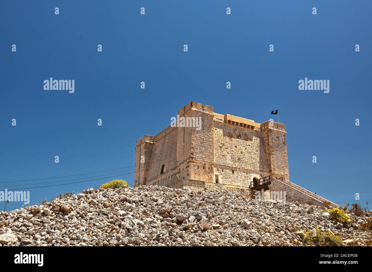 L'imponente sta Maria delle Grazie Torre di Comino che ultimamente è stato riportato al suo antico splendore. Foto Stock