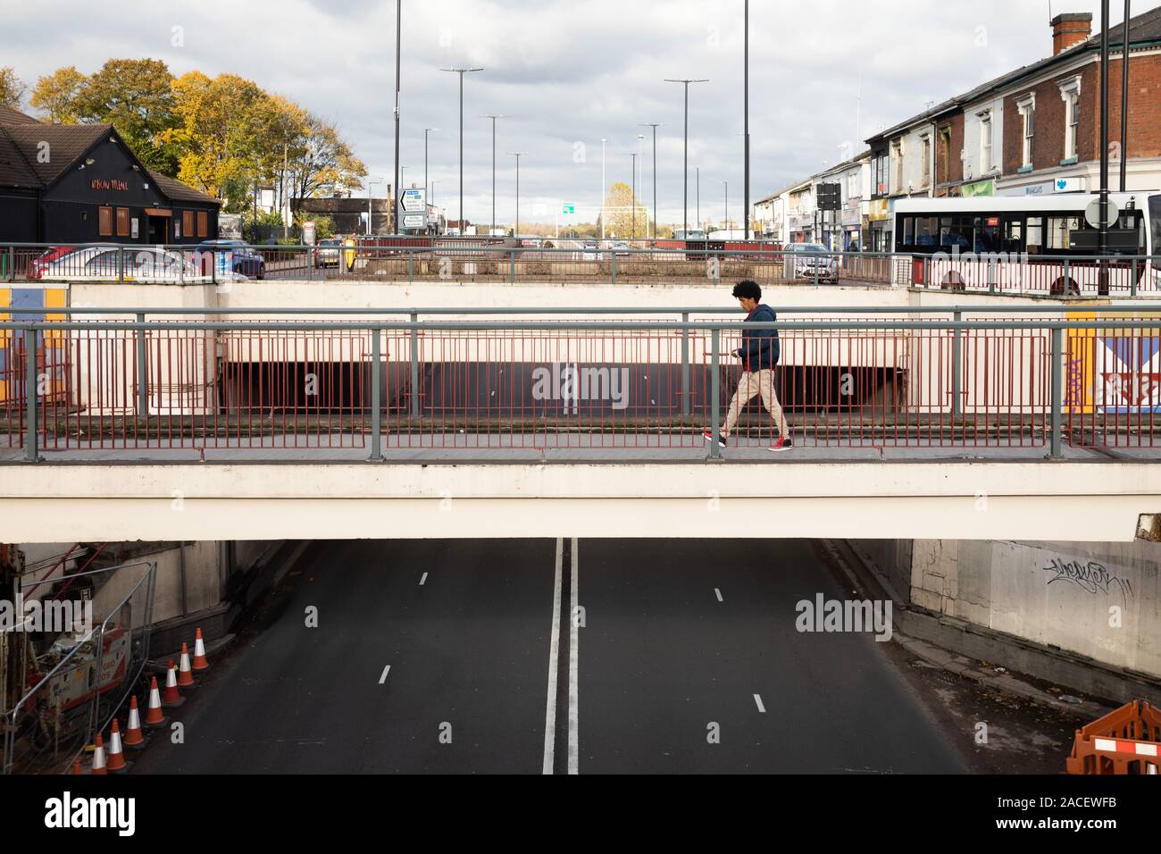 Il sottopassaggio a Perry Barr Shopping Centre, Birmingham. Foto Stock