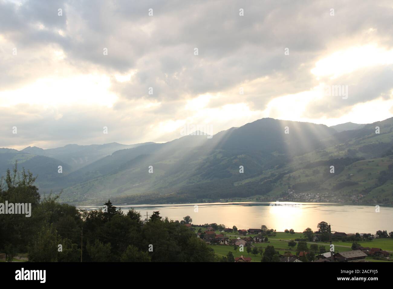 Tramonto in montagna. Con il Lago di Sarnen, Svizzera Foto Stock