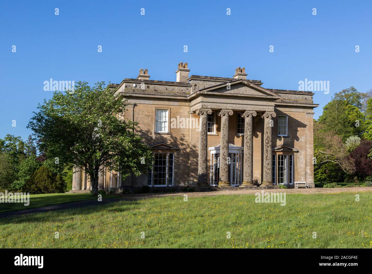 Clytha House, neo-classica architettura in greco in stile dorico, Monmouthshire, Wales, Regno Unito Foto Stock