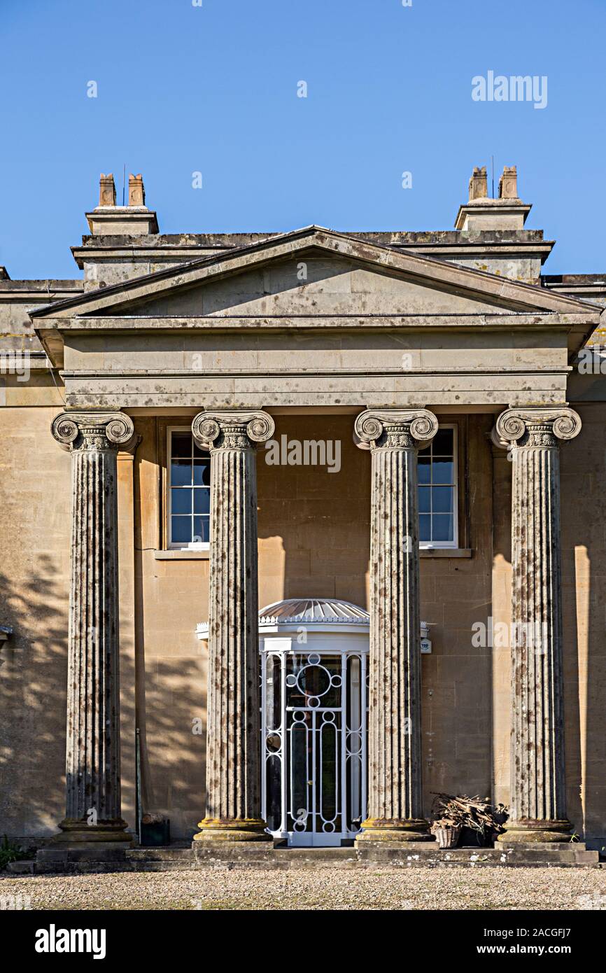Clytha House, neo-classica architettura in greco in stile dorico, Monmouthshire, Wales, Regno Unito Foto Stock