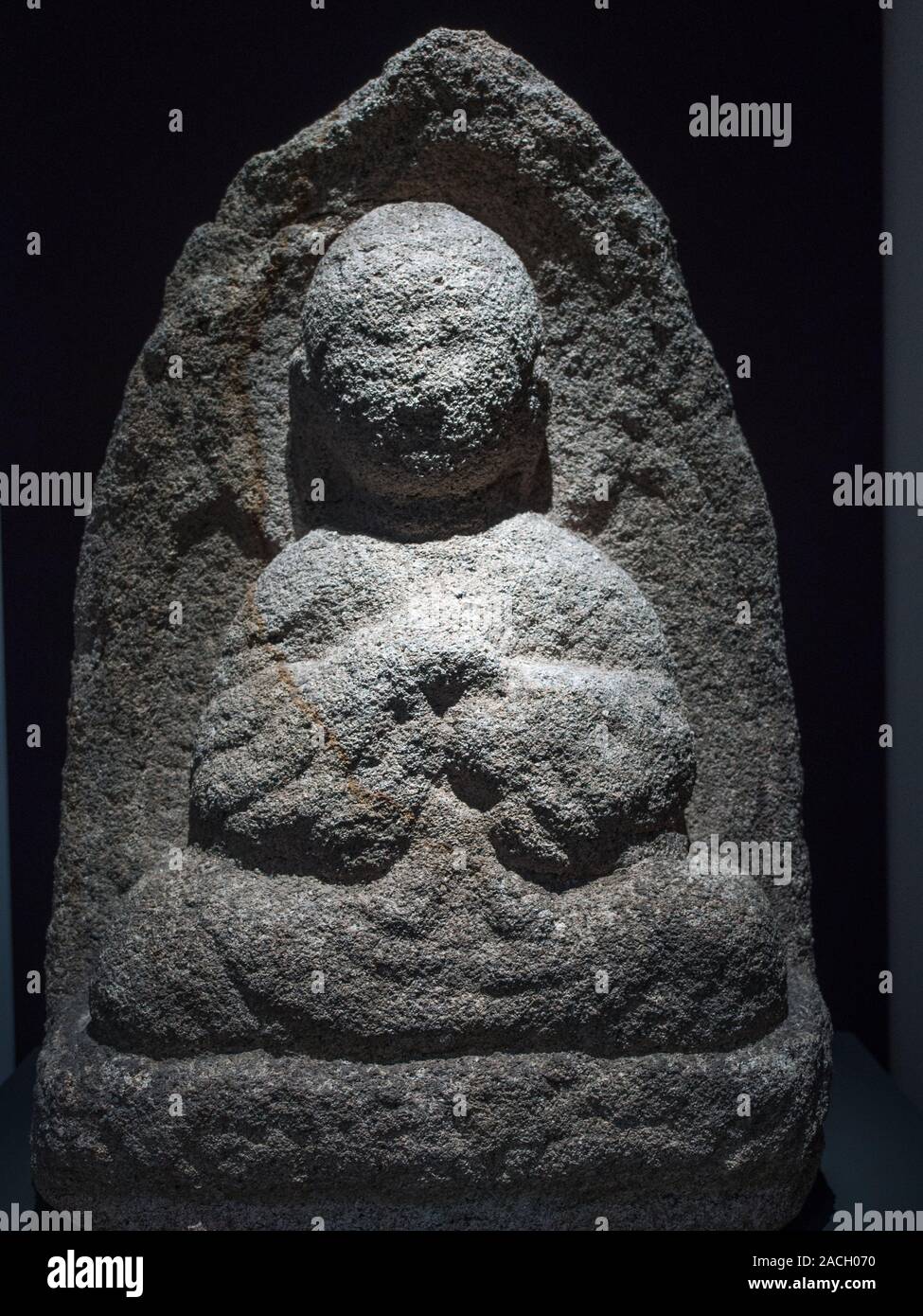 Vairocana Buddha, statua di pietra, Regno Silla, IX secolo, Gyeongju Museo Nazionale, Corea Foto Stock