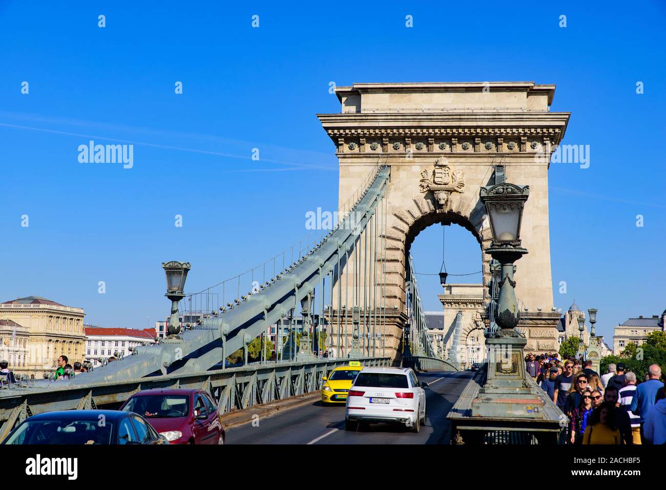 Catena Széchenyi ponte che attraversa il fiume Danubio il collegamento di Buda e Pest, Budapest, Ungheria Foto Stock