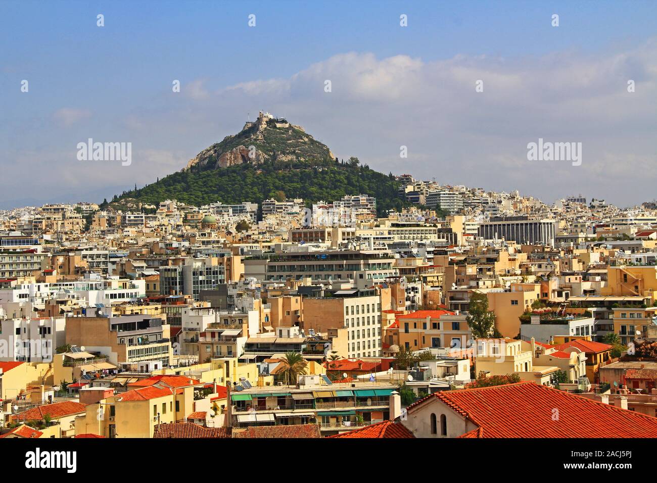 Vista del Monte Lycabettus e la città di Atene, Grecia Foto Stock