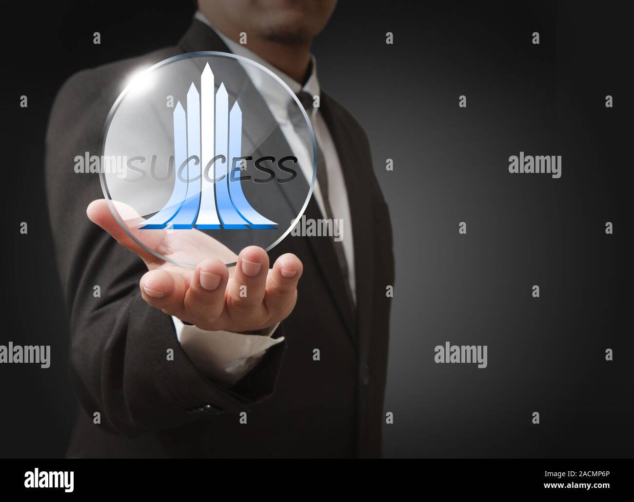 Mano di business mostra grafico crescere con profitto Foto Stock