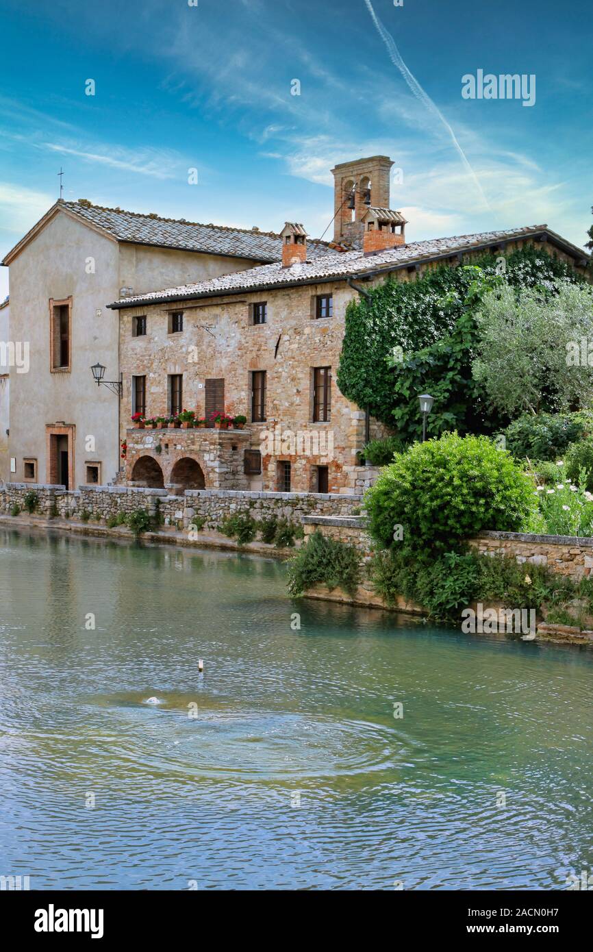 Piazza delle sorgenti, piscina termale di Bagno Vignoni, provincia di Siena, Toscana, Italia, Europa Foto Stock