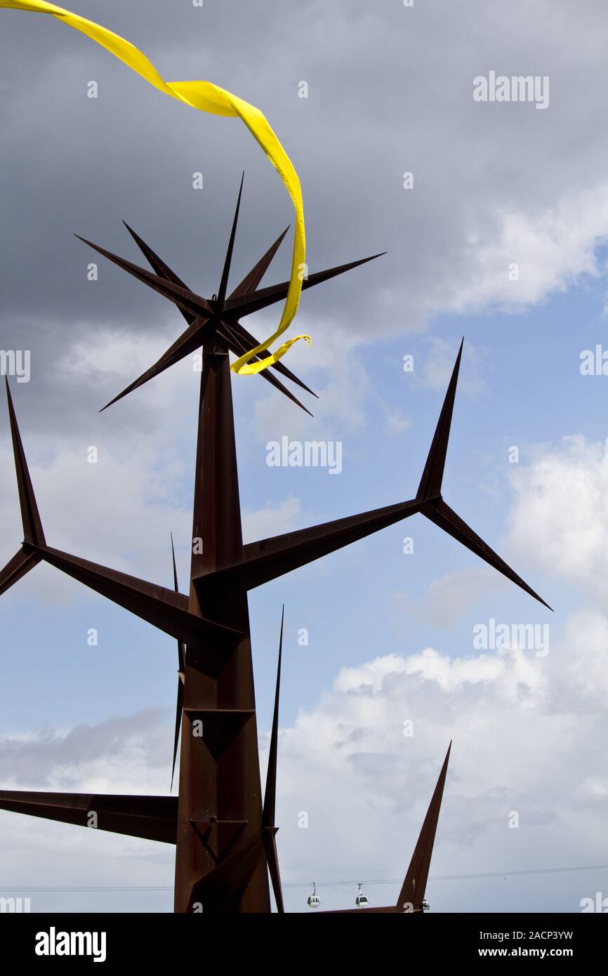 Abstract appuntito di struttura in ferro monumento Foto Stock