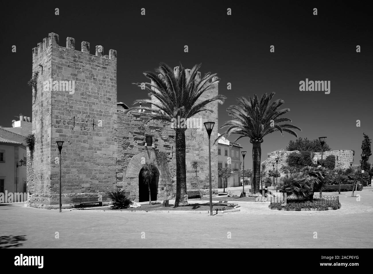 La Porta del Moll gate, Alcudia città vecchia, Playa de Alcudia, Maiorca, isole Baleari, Spagna Foto Stock