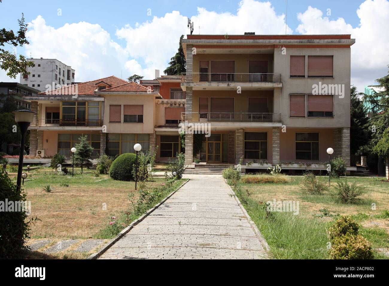 Enver Hoxha in casa il blocco, area riservata per i funzionari comunista a Tirana, Albania Foto Stock