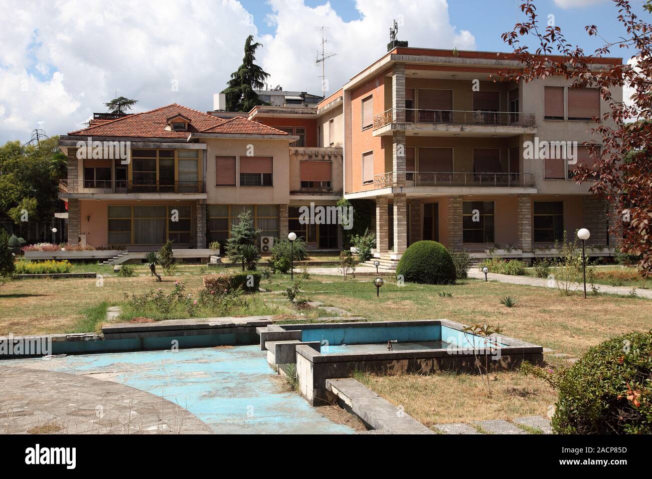 Enver Hoxha in casa il blocco, area riservata per i funzionari comunista a Tirana, Albania Foto Stock