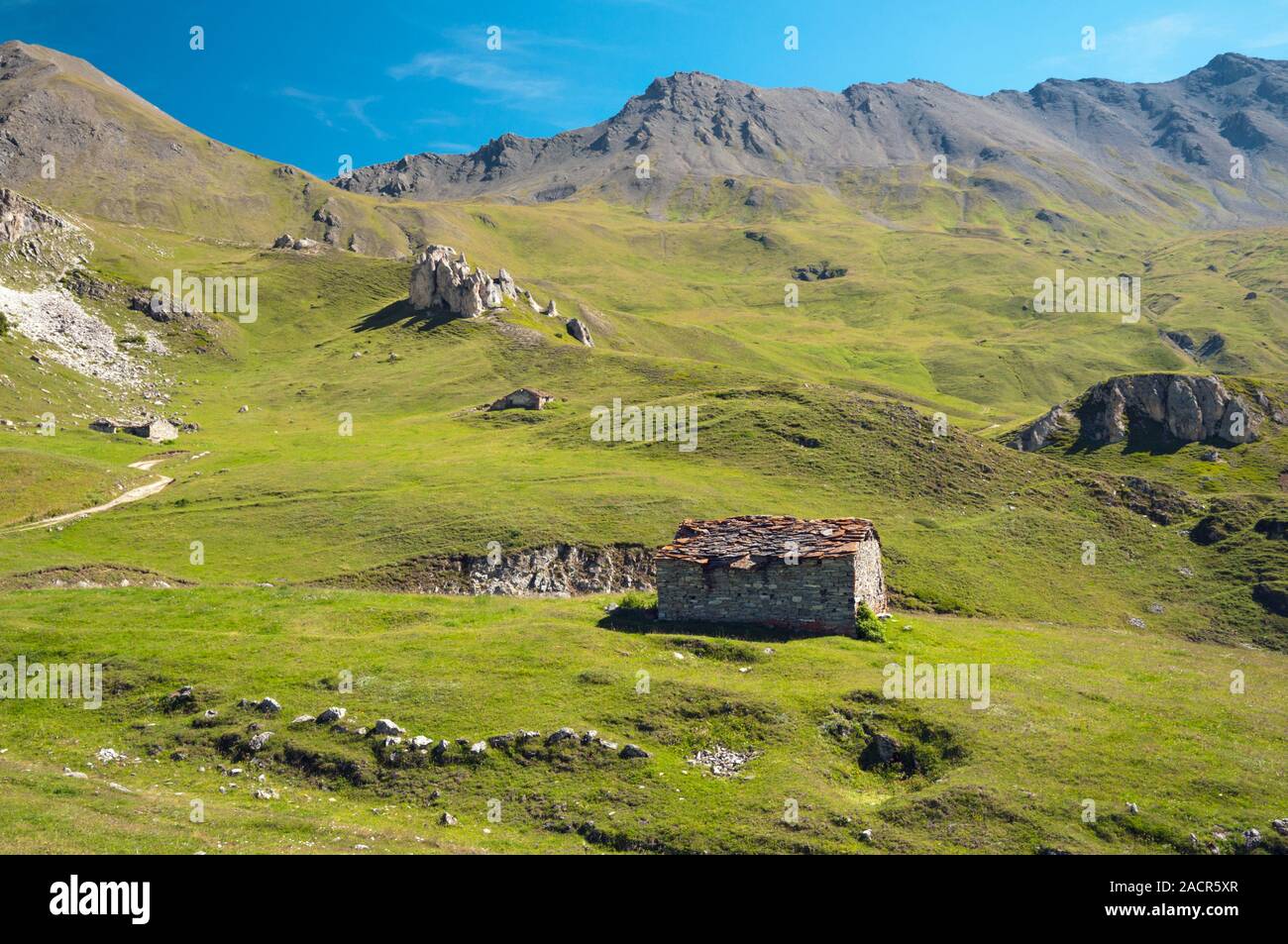 Abbandonato cottage in pietra, il Parco Nazionale della Vanoise, Savoie (73), Bourgogne-Rhone-Alpes regione, Francia Foto Stock