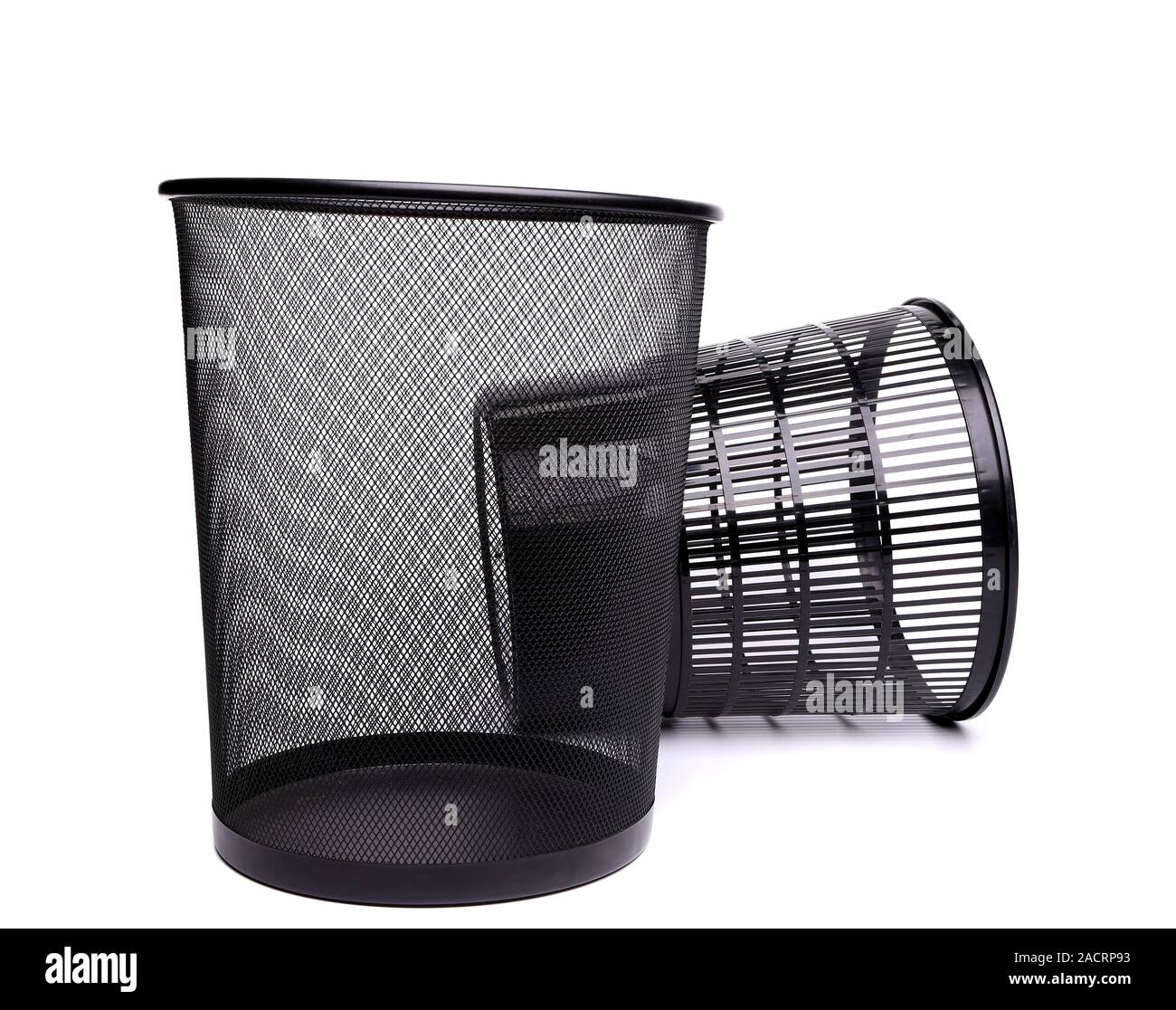 Metallo e plastica nel cestino. Foto Stock