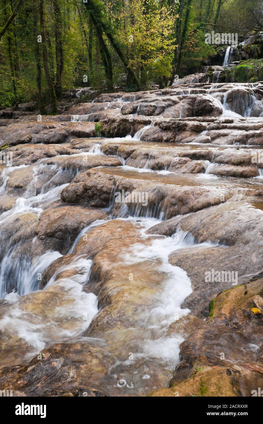 La Seille fiume in Baume-les-Messieurs, Giura (39), Bourgogne-Franche-Comte regione, Francia Foto Stock
