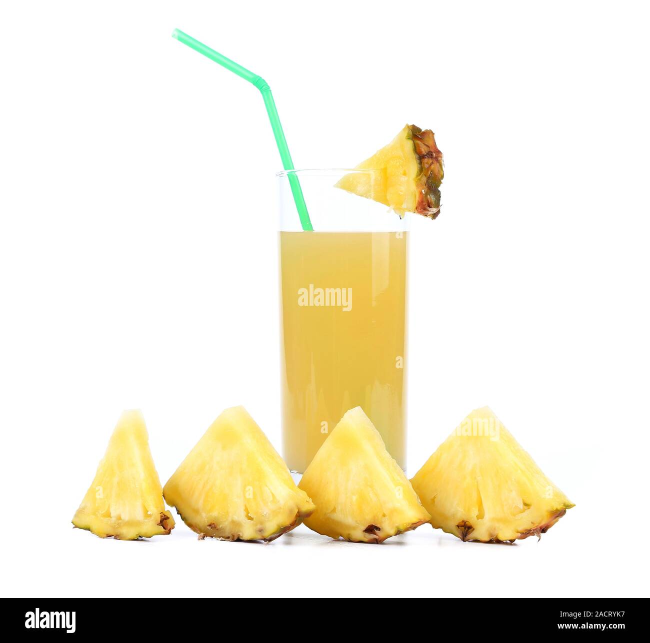 Succo di ananas isolato su bianco Foto Stock
