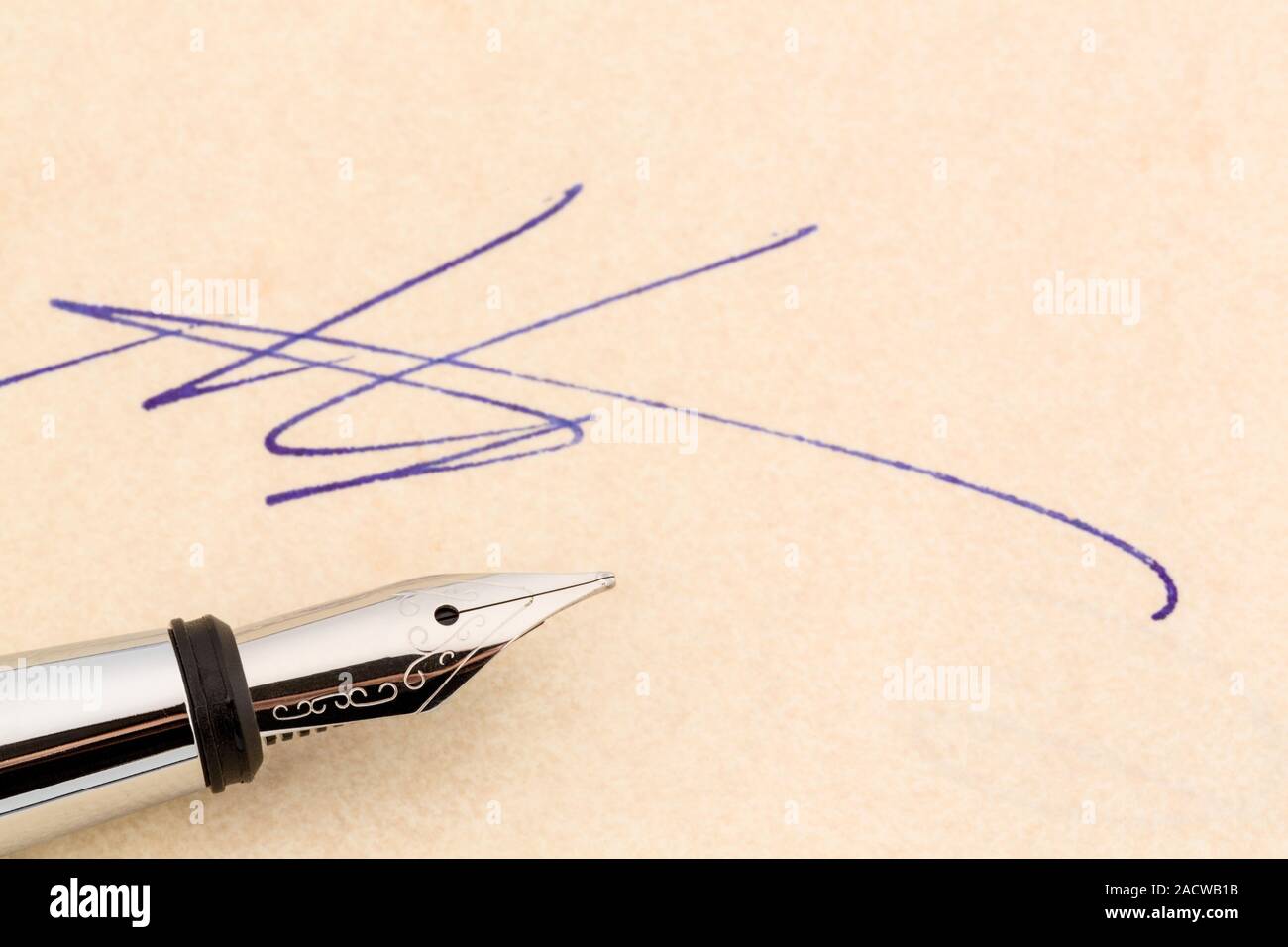 Firma sul contratto Foto Stock