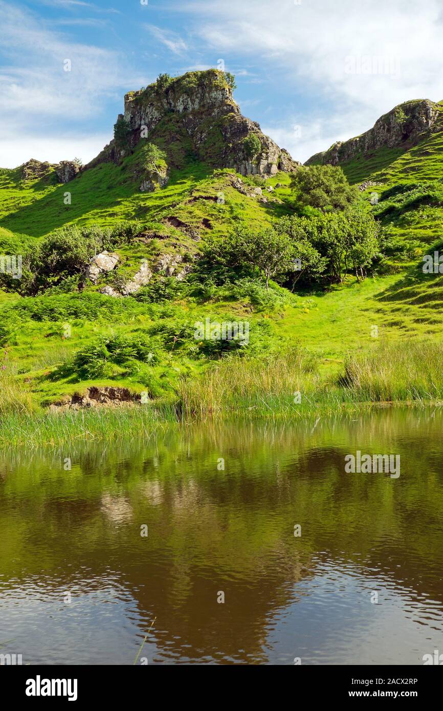 Il grazioso Fairy Glen sull'Isola di Skye in Scotl Foto Stock