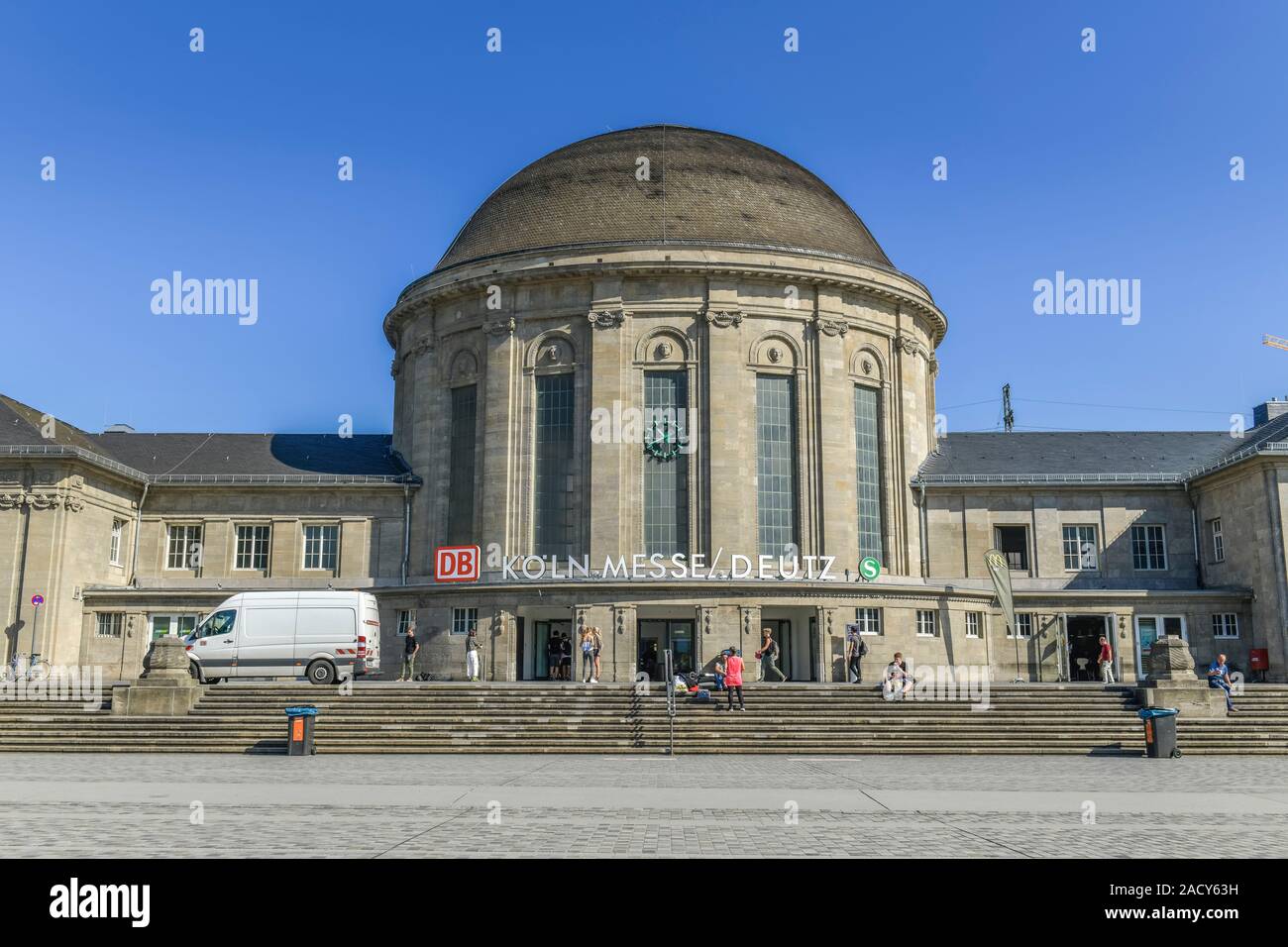 Bahnhof Deutz Messe Deutz, Köln, Nordrhein-Westfalen, Deutschland Foto Stock