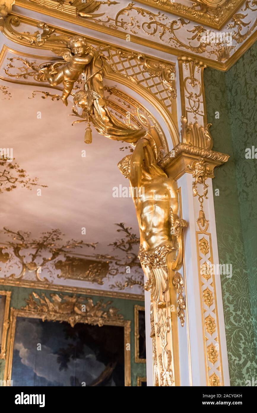 Monaco di Baviera, Germania - 27 novembre 2018 :Golden decorazione a stucco degli interni del museo residence (Monaco di Baviera Residenz), il re bavaresi. Foto Stock