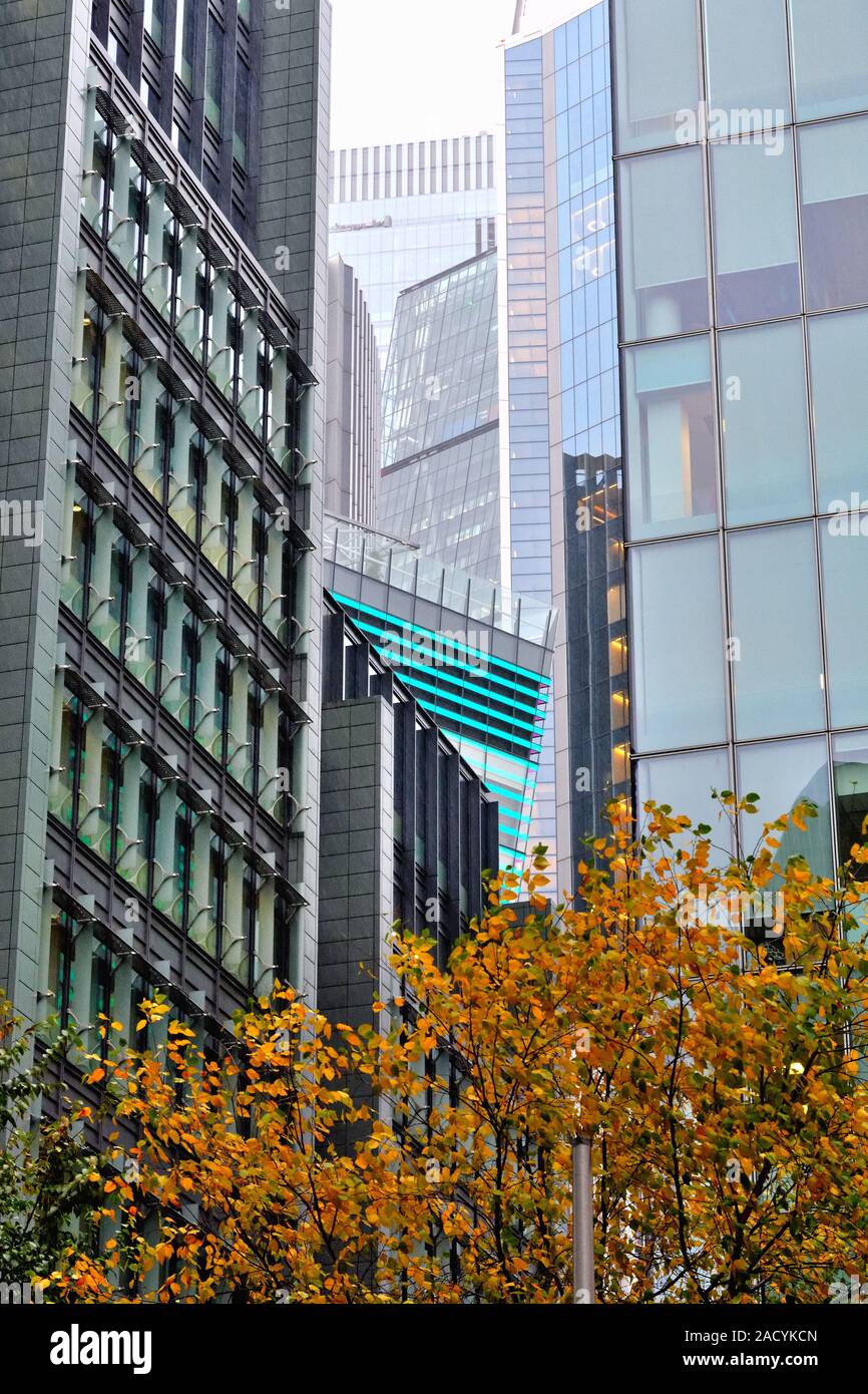 Astrazione di grattacieli e i blocchi degli uffici nella città di Londra Inghilterra REGNO UNITO Foto Stock