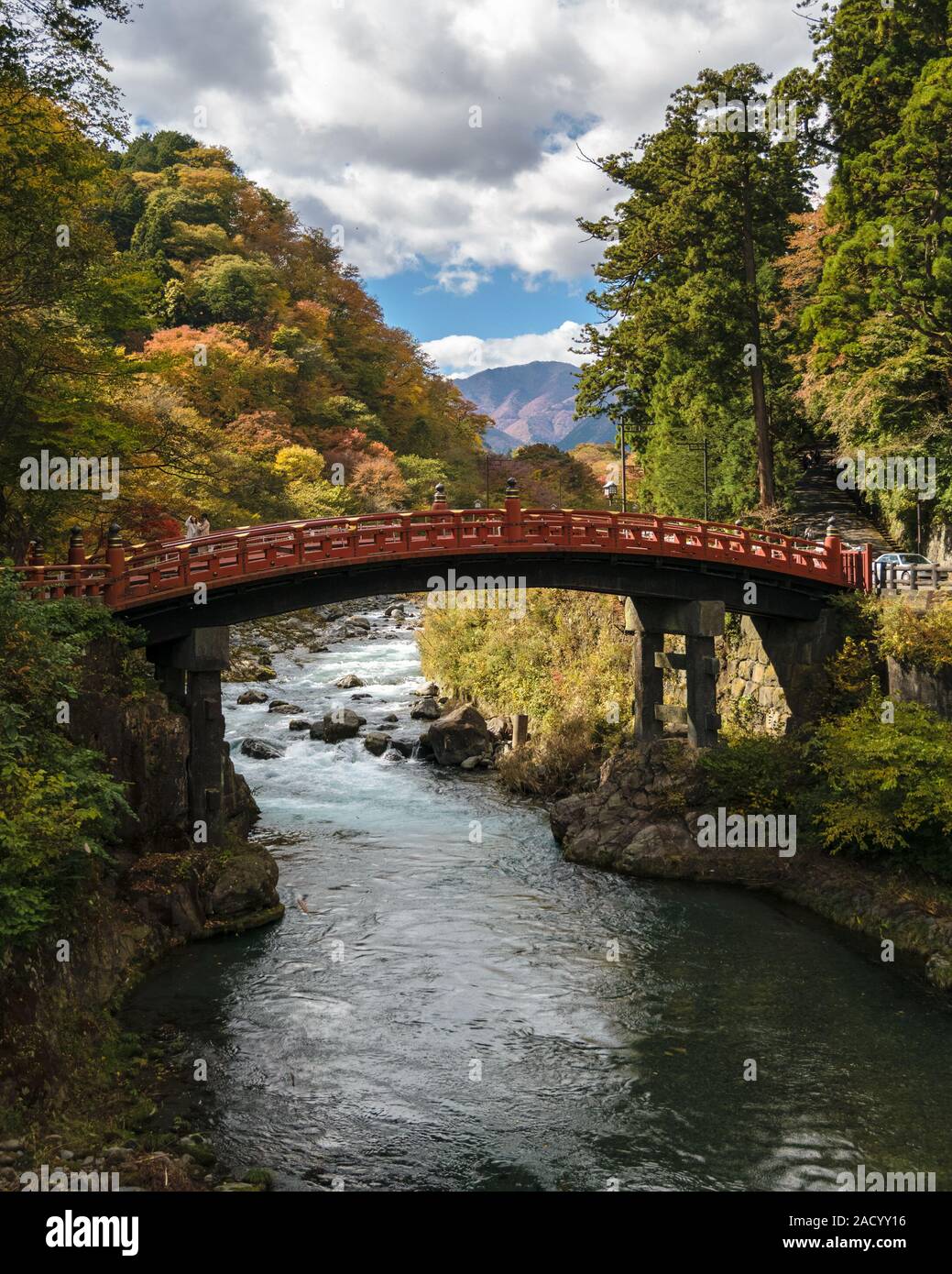 Nikko sacro Shinkyo Bridge è uno dei più famosi punti di riferimento di Nikko - città giapponese 2 ore di treno da Tokyo e uno di UNESCO World Heri Foto Stock