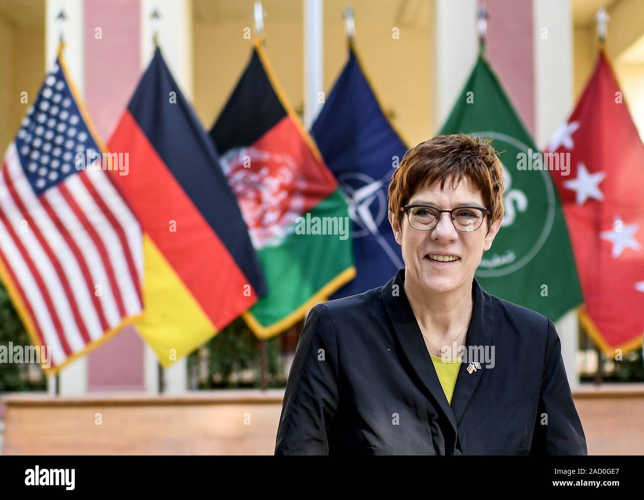 A Kabul, Afghanistan. 03 Dic, 2019. Annegret Kramp-Karrenbauer (CDU), il ministro della Difesa, arriva alla missione NATO di sostegno risoluto. Credito: Britta Pedersen/dpa-Zentralbild/dpa/Alamy Live News Foto Stock