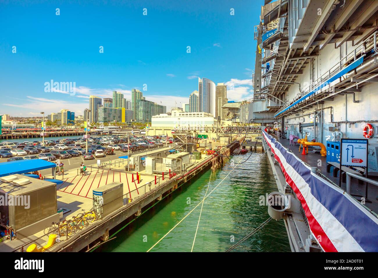 San Diego, il Navy Pier, California, Stati Uniti d'America - 1 Agosto 2018: vista aerea del Memorial Museum di USS Midway Guerra Fredda corazzata a San Diego Pier. Foto Stock