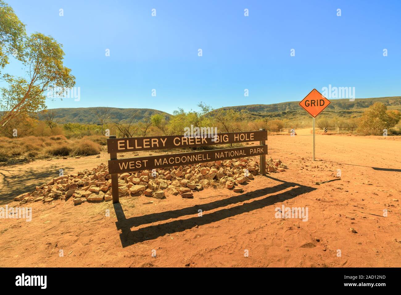 Ellery Creek Big Hole in West MacDonnell Parco Nazionale di cartello, uno dei più popolari camping, passeggiate, nuoto spot 80km da Alice Springs Foto Stock