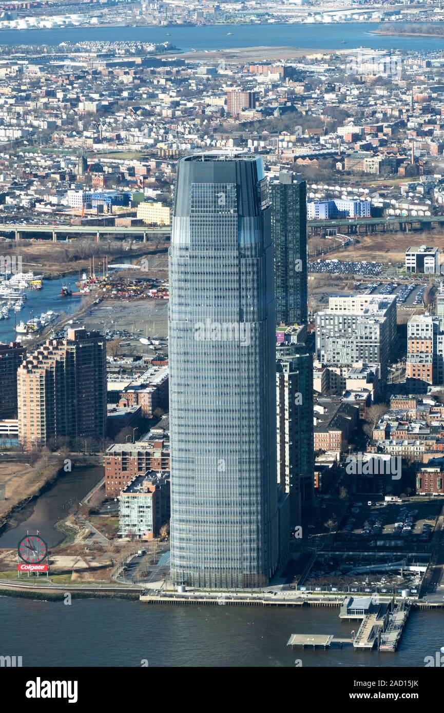 La skyline mozzafiato del New Jersey e la Goldman Sachs edificio che domina il fiume Hudson, Manhattan, New York City, Stati Uniti d'America Foto Stock