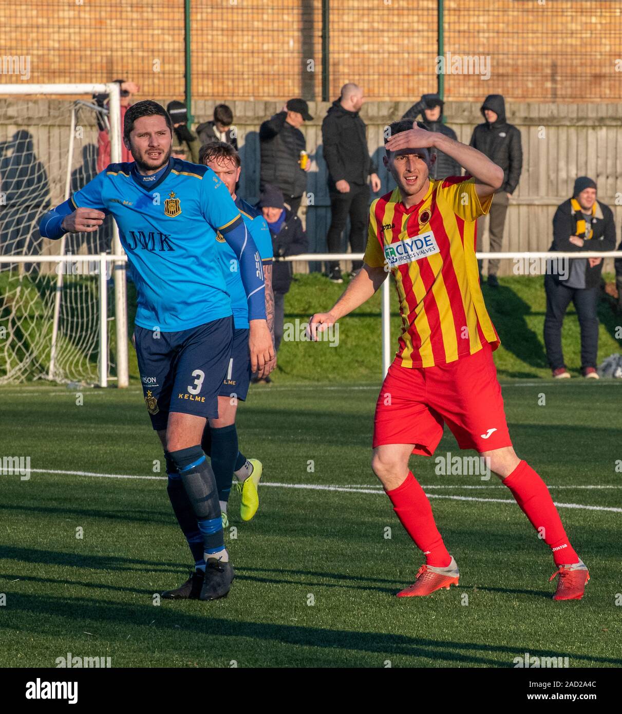 Glasgow, Scotland, Regno Unito. 30 Novembre 2019: La Scottish Juniors 4. round cup tie tra Rossvale Juniors F.C e Auchinleck Talbot FC. Foto Stock