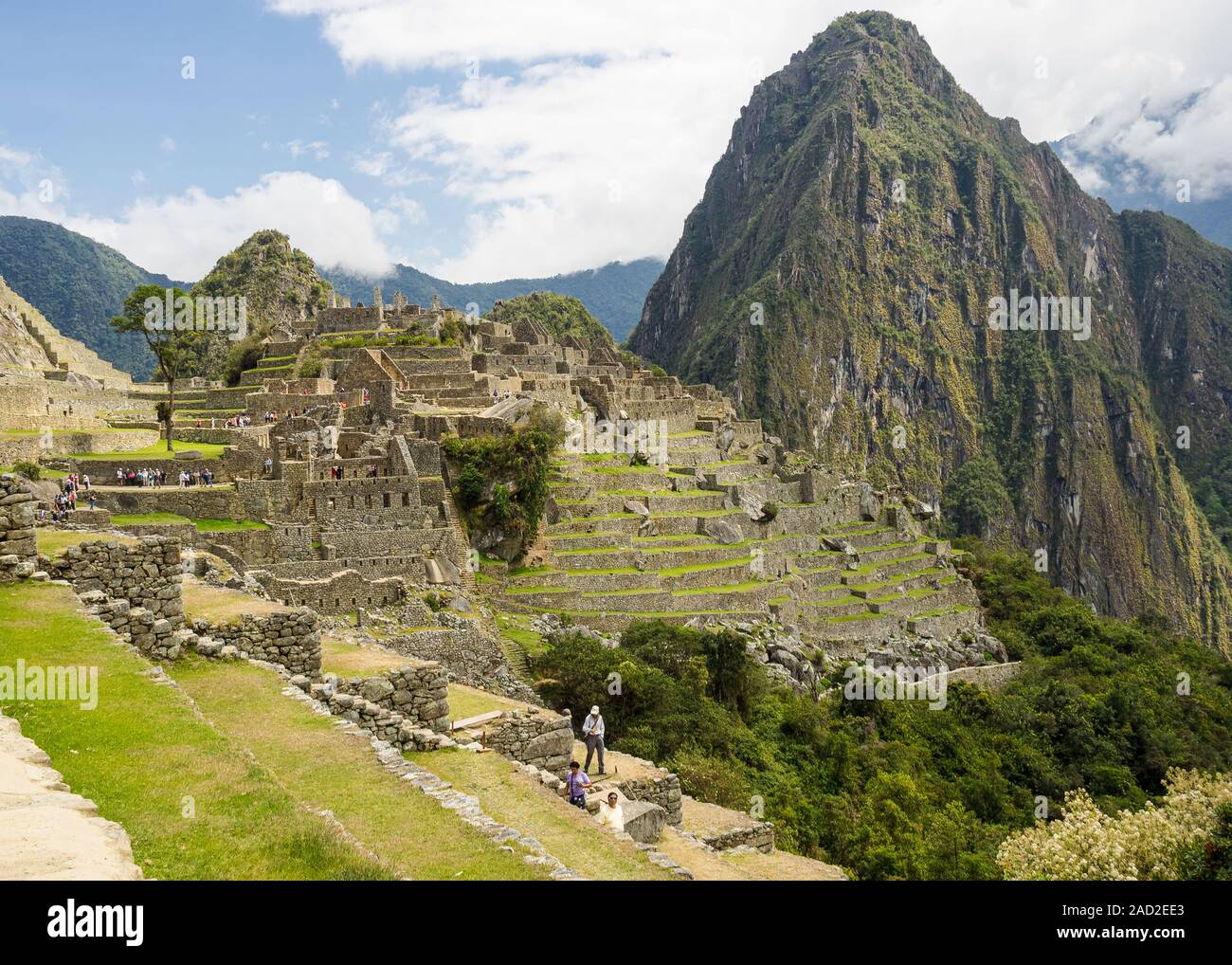 Machu Picchu è una cittadella Inca è impostata su un livello elevato nella catena delle Ande in Perù, sopra il fiume Urubamba valley. Costruito nel XV secolo e successivamente abbandonare Foto Stock