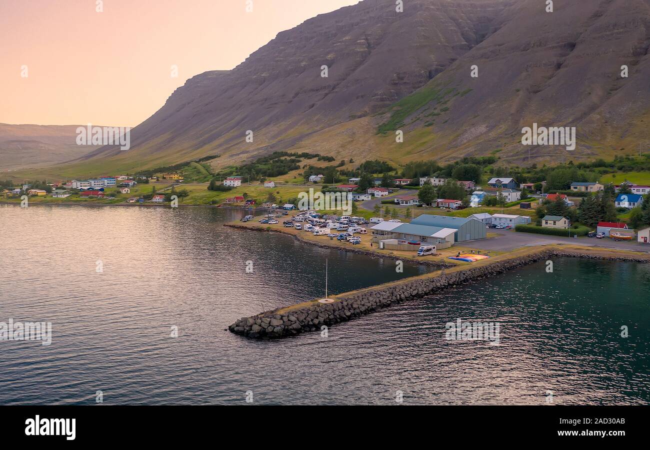 Campeggi, Bildudalur, Arnarfjordur fiordo, Westfjords, Islanda Foto Stock