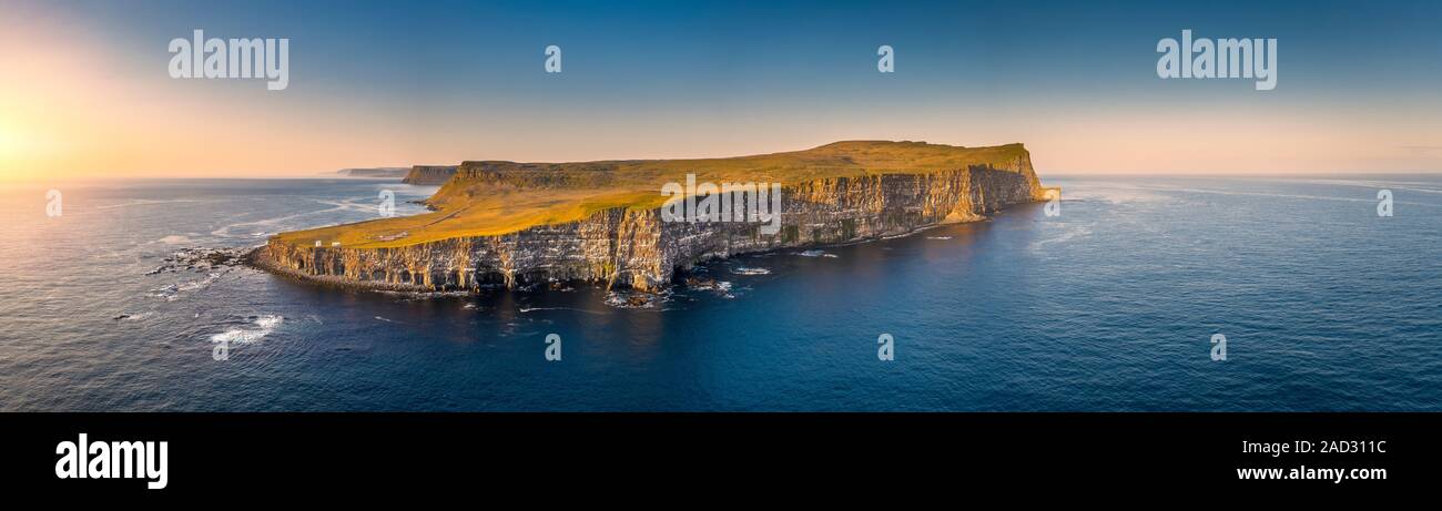 Scogliere Latrabjarg, Westfjords, Islanda Foto Stock