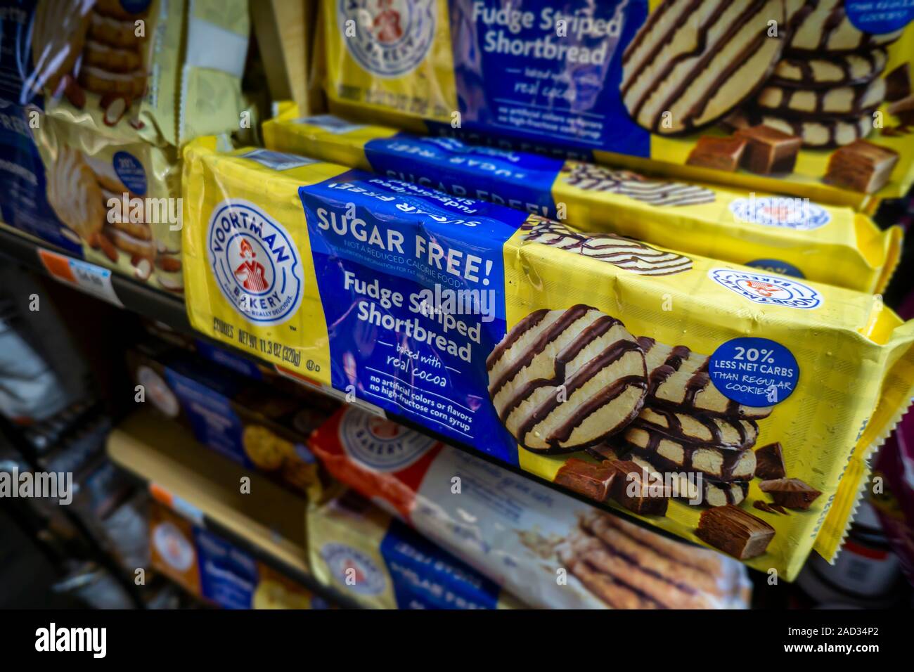 Una selezione di Voortman Cookies in un supermercato a New York lunedì, 2 dicembre 2019. Hostess Marche ha annunciato di voler acquistare la canadese Voortman Cookies dal ritmo Swander capitale in una di 320 milioni di dollari in contanti trattativa. (© Richard B. Levine) Foto Stock