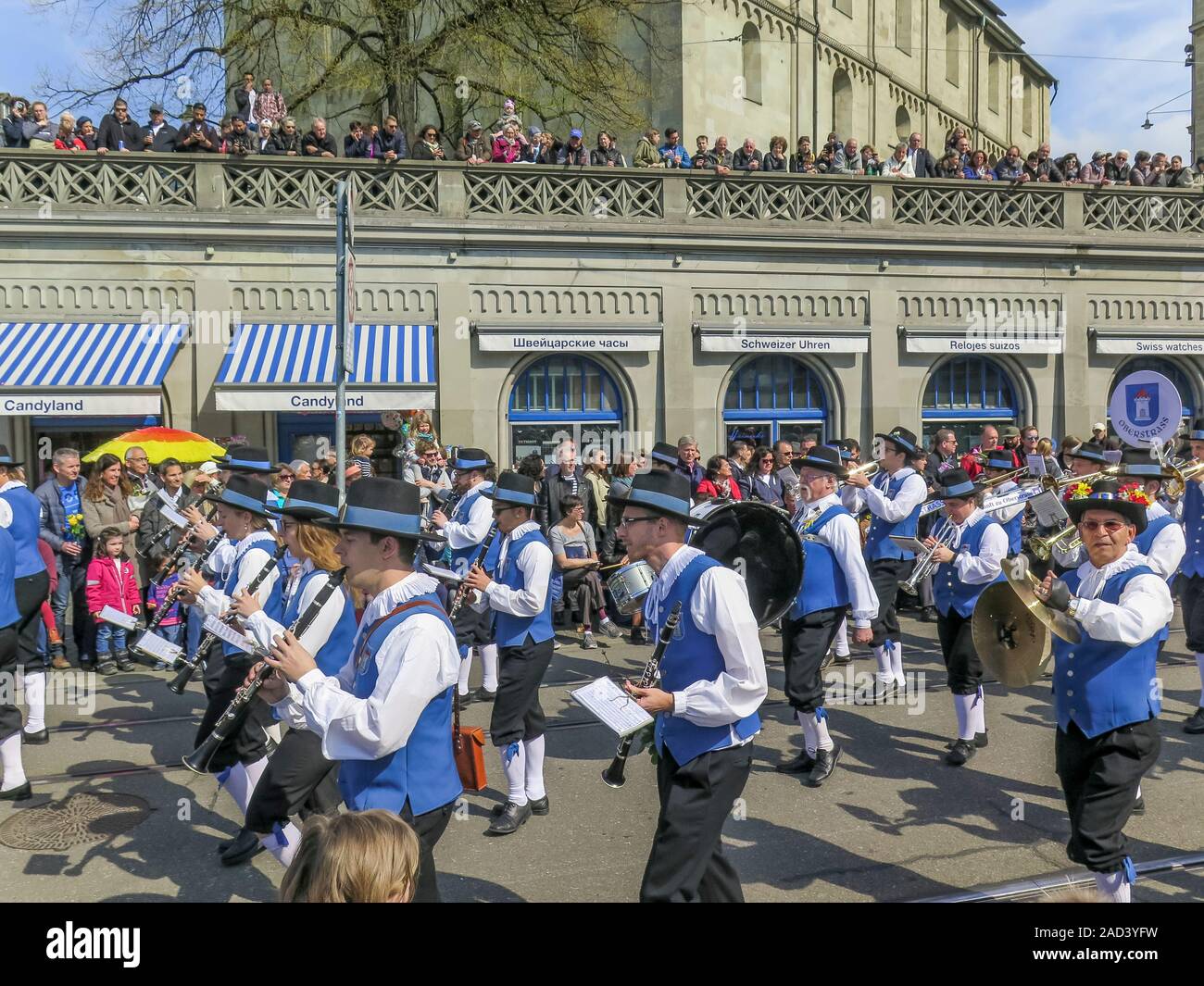 Umzug, Sechseläuten, Limmatquai, Niederdorf, Zurigo, Schweiz Foto Stock