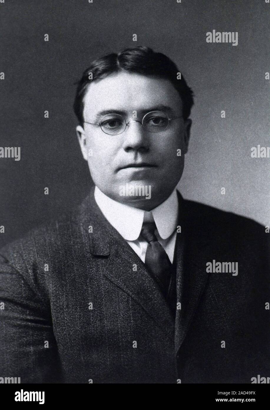 Although still. Despite грамматика. Машины будущего 1930. Автобус pickwick nite coach 1928 года. Although still.