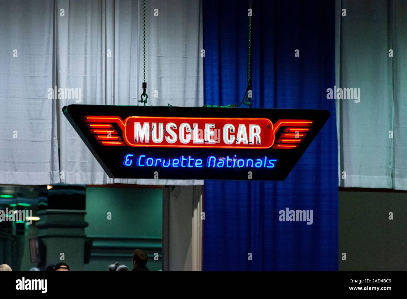 Rosemont, Illinois, Stati Uniti - Novembre 23, 2019 - Muscle Car e la Corvette cittadini logo, visualizzato sopra l'entrata al piano dello spettacolo in rosa Foto Stock